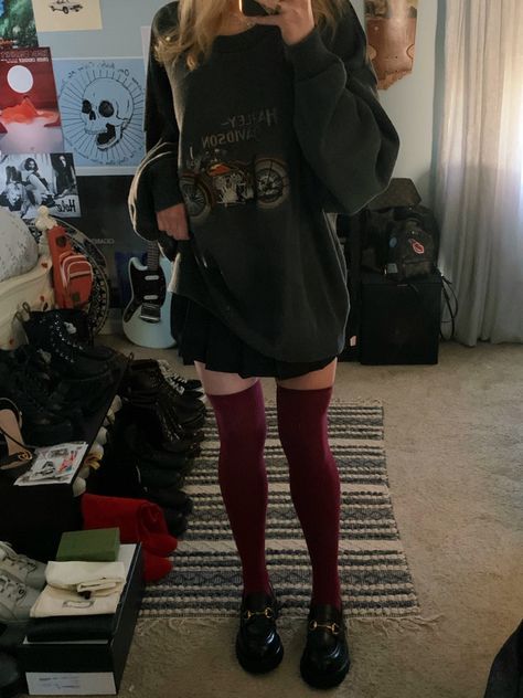 Over The Knee Socks Outfit Grunge, Outfits With Over The Knee Socks, Over Knee Socks Outfit Winter, Knee High Socks With Shorts, Winter Thigh High Socks Outfit, Skirt And Thigh Highs Outfit, Red Knee High Socks Outfit, Loafers Outfit Alternative, Thick Thigh Skirt Outfit