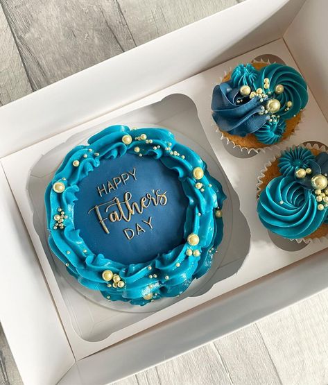 🎩🍰 Treat Dad to something special this Father's Day with @bakesbyzaahira's bento cake creation! 💙  ✨ Packed with love and delicious flavors, this unique cake is the perfect way to show your appreciation. Share the love and make memories with Dad this Father's Day!  #FathersDayTreats #BentoCake #BakesByZaahiraMagic Father's Day Cake Unique, Fathers Day Cake Aesthetic, Father Days Cake Ideas, Father's Day Cupcakes Ideas, Fathers Day Bakery Ideas, Father’s Day Cake Design, Fathers Day Bento Cake, Cakes For Fathers Day, Fathers Day Cake Design Ideas