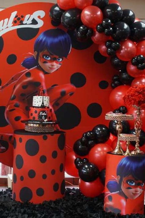 Miraculous Ladybug Birthday Cake, Bug Birthday Party Ideas, Ladybug Themed Birthday Party, Ladybug Birthday Theme, Ladybug Birthday Decorations, Lady Bug Birthday Party, Ladybug Party Decorations, Bug Birthday Party, Miraculous Ladybug Party