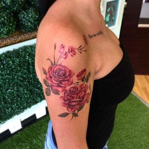 Colored Shoulder Tattoos For Women, Rose Colored Tattoo, Tattoos For Mama, Pink Rose Tattoo, Tattoos For Her, Sleeves Tattoos, E Tattoos, Tattoos Dainty, Tattoo Drawing Ideas