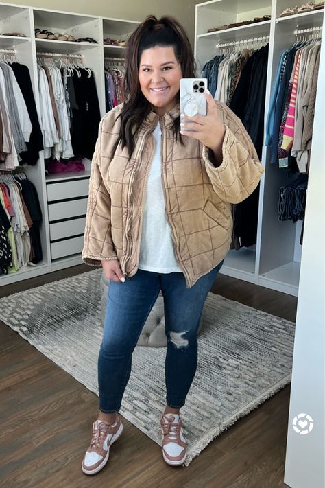 Dunk Low Outfit Women Plus Size, Rose Dunks Outfit Woman, Rose Dunks Outfit, Rose Whisper Dunks Outfit, Plus Size Sneaker Outfits, Rose Dunks, Outfits With Dunks, Free People Quilted Jacket, Low Dunks Outfit