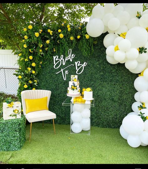 Lemon Themed Engagement Party Ideas, Lemon Theme Backdrop, She Found Her Main Squeeze Bridal Party Backdrop, Bridal Shower Yellow, She Found Her Main Squeeze Backdrop, She Found Her Main Squeeze Bridal Party, Italian Baby Showers, Bridal Shower Chair, Wedding Shower Food