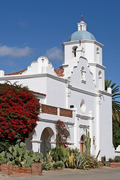 Mission San Luis Rey, San Diego Art, Candle Crafts, Desert House, Cowboy Aesthetic, Tourism Marketing, Beach Towns, Spanish Architecture, Modern Architects