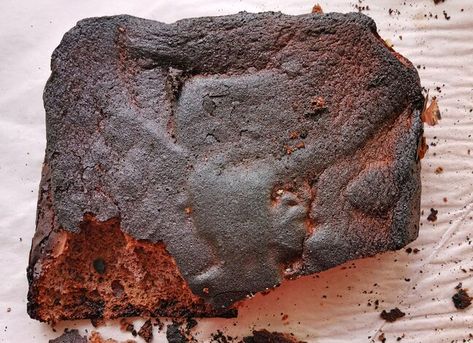 Burnt-chocolate-cake Cake Fails, High Altitude Baking, Digital Food Scale, Flat Cakes, Charcuterie Recipes, Food Info, Ice Cream Toppings, Butter Cake, Cake Toppings