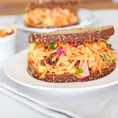 Carrot Salad Sandwich Recipe - Chop Happy Mediterranean Lunches, Carrot Sandwich, Recipe For Lunch, Salad Sandwich Recipe, Vegetarian Recipes Lunch, Sweet Carrot, Easy Vegetarian Lunch, Tasty Meat, Ham Sandwiches