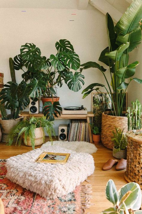 Idea Bilik Tidur, Reka Bentuk Bilik Tidur, Lots Of Plants, نباتات منزلية, Hiasan Bilik Tidur, Interior Vintage, Decoration Inspiration, Boho Living, Decor Minimalist