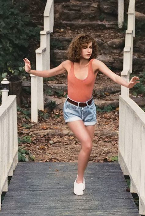 80s Summer Outfits, 80’s Outfits, 80s Inspired Outfits, Ruby Red Slippers, Jennifer Grey, Chica Cool, 80’s Fashion, Red Slippers, I Love Cinema