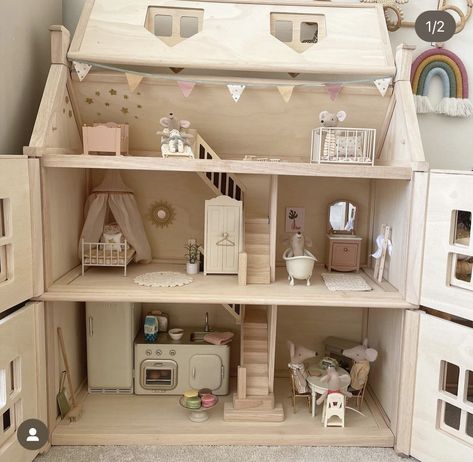 Dollhouse Maileg, Toy Horse Stable, Maileg Doll House, Maileg Dolls, Victorian Dollhouse, Plan Toys, Loft House, Dollhouse Toys, Toy Horse