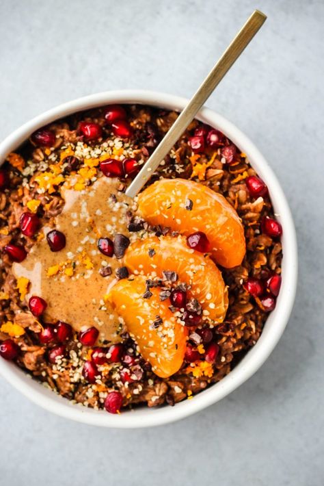 Easy Vegan Chocolate Orange Oatmeal | Walder Wellness, Dietitian (RD) Walder Wellness, Orange Oatmeal, Oatmeal Flavors, Winter Breakfast, Plant Based Recipes Breakfast, Chocolate Oats, Fruit Toppings, Plant Based Breakfast, Chocolate Oatmeal