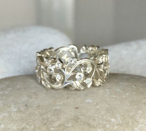 Etsy Engagement Rings Unique, Unique Wedding Bands For Women, Floral Wedding Band, Floral Wedding Bands, Mixed Metal Rings, Leaf Engagement Ring, Engagement Ring Prices, Unique Engagement Ring, Dream Engagement Rings