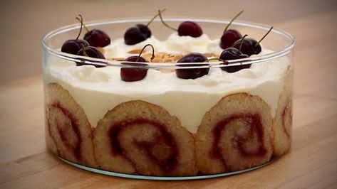 Mary Berry Trifle, British Baking Show Recipes, The Great British Baking Show, British Bake Off Recipes, Great British Baking Show, British Baking Show, Bake Off Recipes, Custard Tarts, Hp Sauce