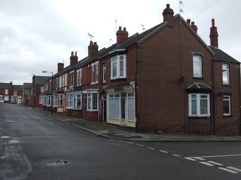 Northern England Aesthetic, British Neighborhood, Doncaster Aesthetic, 90s England, Uk Core, Manchester Aesthetic, Berlin Syndrome, British Core, British Buildings