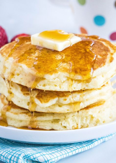 Fluffy Diner Pancakes, Homemade Pancakes Recipe, Homemade Buttermilk Pancakes, Easy Diner, Easy Homemade Pancakes, Griddle Cakes, Buttermilk Pancakes Fluffy, Homemade Pancake Recipe, Kids Breakfast