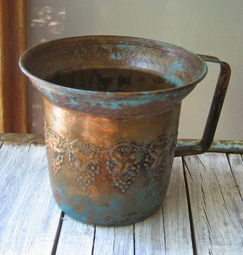 Patina Diy, Copper Dishes, How To Clean Copper, Patina Metal, Diy Boho Decor, Aging Metal, Copper Planters, Copper Gifts, Copper Decor