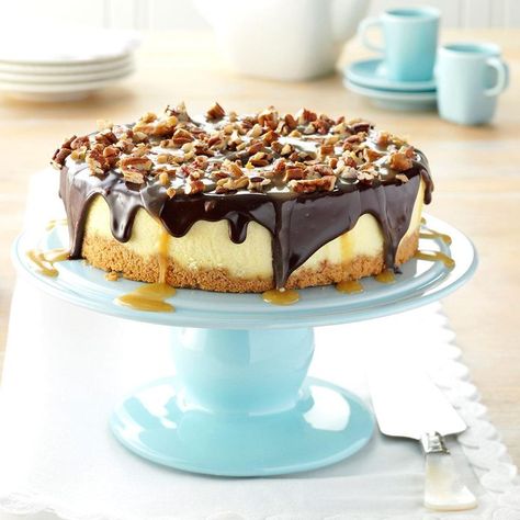 Simple Turtle Cheesecake Exps139653 Sd142780d08 14 4bc Rms 2 Cheesecake Factory Pasta, Homemade Ganache, Holiday Cheesecake, Turtle Cheesecake Recipes, Cheesecake Factory Copycat, Instant Dessert, Cheesecake Factory Recipes, Christmas Cheesecake, Turtle Cheesecake