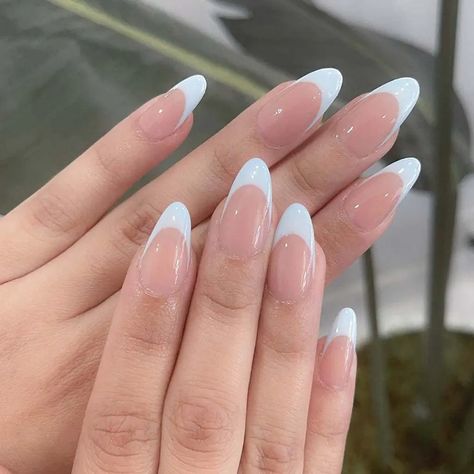 55+ Oval Nails That Are Hot Right Now | Designs For Oval Nails Oval Nails French, Nails Champagne, Nails Cream, Statement Nails, Ongles Gel French, Nails Charms, Oval Acrylic Nails, Nails Coral, Oval Nails Designs