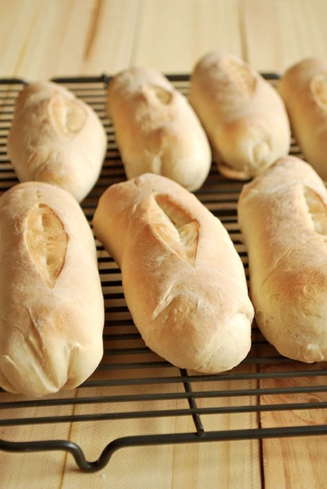 Hoagie Rolls. i almost bought some of these at the store today to have for lunch sandwiches, but then thought ... i should try to make them Hoagie Roll Recipe, Beef Dip, Cooking Roast Beef, Hoagie Rolls, Homemade Rolls, French Dip, Sandwiches For Lunch, Bread Machine Recipes, Bread Machine