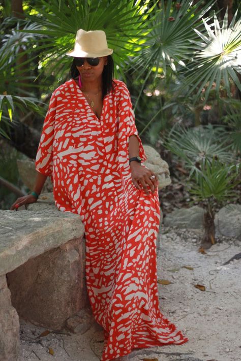 Mood Style: Resort Style Caftan pt2 - Mood Sewciety Kaftan Styles, Beach Kaftan, Kaftan Designs, Estilo Hippy, Kaftan Style, Beachwear Fashion, African Traditional Dresses, African Fashion Women, Caftan Dress