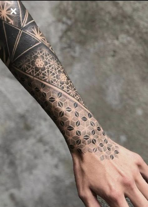 Geometric Tattoo Hand, Tato Geometris, Geometric Tattoo Sleeve Designs, Geometric Tattoo Pattern, Mandala Tattoo Sleeve, Geometric Mandala Tattoo, Geometric Sleeve Tattoo, Tattoo Filler, Forearm Band Tattoos