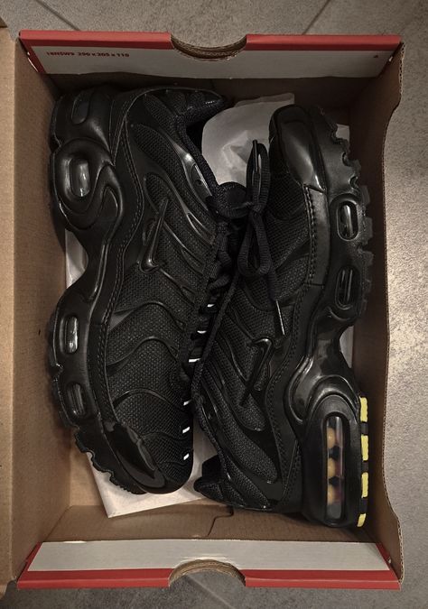 Tns Nike, Nike Tuned 1, Nike Airmax Plus, Drip Outfit Men, Trendy Shoes Sneakers, Nike Tn, Shoes Photography, Cute Nike Shoes, Cute Nikes