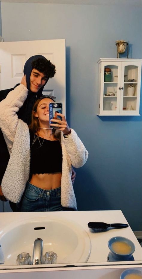 naomishwartzer🌻 Boyfriend goals teenagers, Cute couples, Boyfriend Bae Mood, Relationship Things, Xavier Rudd, Bae Quotes, Summer Pics, Couple Texts, Couple Goals Teenagers, Goals Pictures, Boyfriend Goals