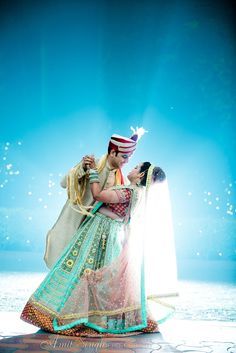 विवाह की फोटोग्राफी की मुद्राएं, विवाह की दुल्हन, शादी की तस्वीरें, Indian Bride Poses, Groomsmen Bridesmaids, Indian Bride Photography Poses, Indian Wedding Poses, Prewedding Photoshoot, Mehendi Ceremony