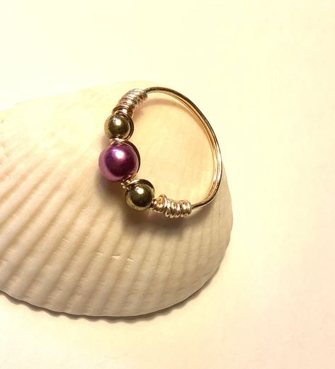 Birth Stone Rings, Wired Ring, Celtic Knot Bracelet, Diy Wire Jewelry Rings, Wire Projects, Wire Ideas, Gold Wrap Ring, Rings Hand, Pearl Bangle Bracelet