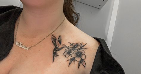 Humming Bird Collar Bone Tattoo, Collar Bone Hummingbird Tattoo, Humming Bird Chest Tattoo, Collarbone Hummingbird Tattoo, Hummingbird Tattoo With Rose, Bird Collarbone Tattoo, Hummingbird Tattoo Collar Bone, Collarbone Cover Up Tattoo, Bird Tattoo On Chest