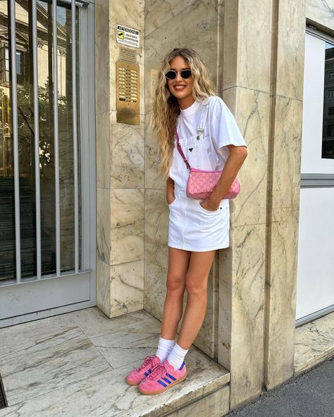 Pink Adidas Outfit, Adidas Gazelle Outfit, Adidas Samba Outfits, Samba Outfits, Adidas Gazelle Indoor, Adidas Samba Outfit, Samba Outfit, Streetwear Outfit Ideas, Looks Country