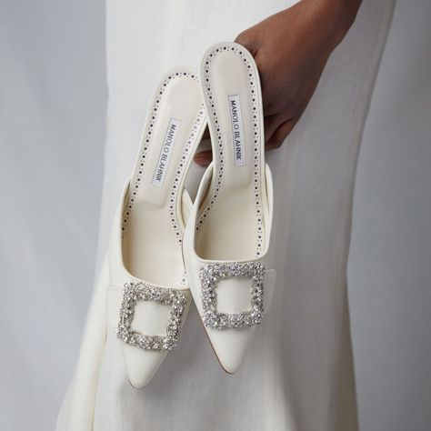 55k Likes, 379 Comments - Manolo Blahnik (@manoloblahnik) on Instagram: “Married in Manolos #MAYSALE” Manolo Wedding Shoes, Wedding Manolo Blahnik, Manolo Blahnik Carrie, White Manolo Blahnik, Wedding Shoe Ideas, Manolo Blahnik Wedding Shoes, Manolo Blahnik Maysale, Blue Bridal Shoes, Event Shoes