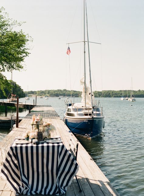 Petit déjeuner à quai... Nautical Wedding Inspiration, Wedding Coastal, Nautical Wedding Theme, Nautical Wedding, To Infinity And Beyond, Nautical Theme, Nantucket, Table Set, Patio Decor