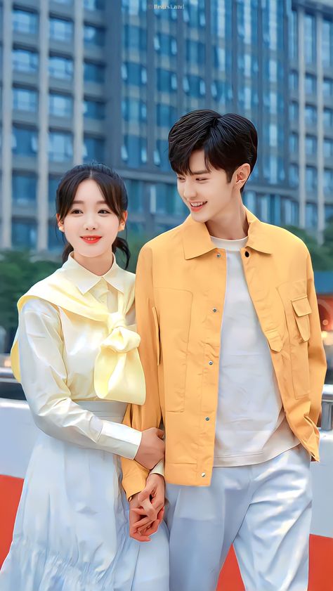 Corian Couple, Our Secret Chinese Drama, Korean Couple Photoshoot, Wedding Dress Sketches, Korean Wedding Photography, Korean Photo, Cute Couple Dancing, Gals Photos, Best Pose For Photoshoot