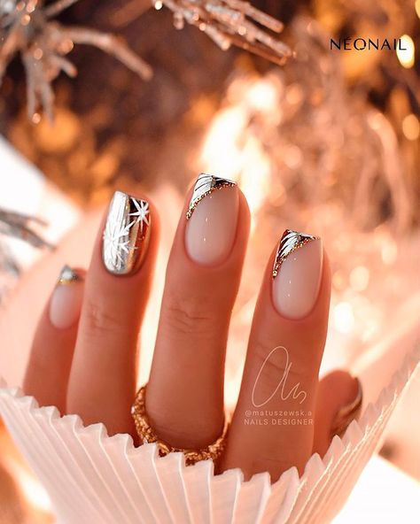 Winter Wedding Nails ❤ When it comes to wedding nails, winter wedding nails make for a fabulous design. This guide will show you how! #wedding #bride #weddingforward #WeddingNails #WinterWeddingNails Winter Wedding Nails, Gucci Nails, Basic Nails, New Year's Nails, Neutral Nails, Xmas Nails, Gold Nails, Gorgeous Nails, Perfect Nails