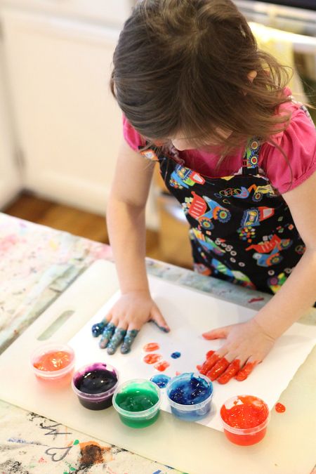 finger painting with homemade finger paints Finger Painting Ideas For Kids, Finger Paint Recipe, Homemade Finger Paint, Paint Recipe, Finger Paints, Children Painting, Julia Cameron, Finger Paint, Kid Friendly Crafts