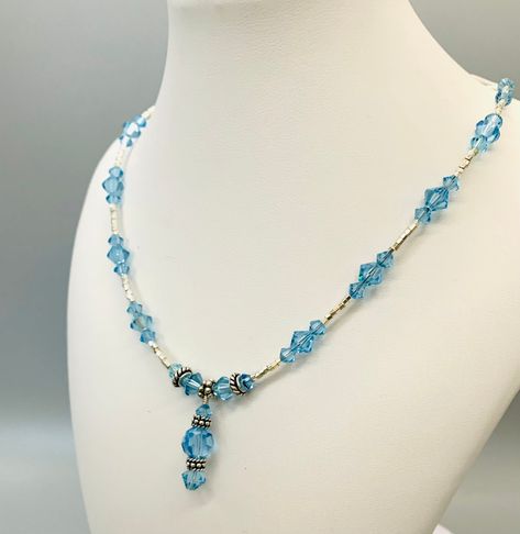 Necklace Ideas Handmade, Diy Necklace Patterns, Crystal Pearl Earrings, Necklace Patterns, Handmade Beaded Necklaces, Swarovski Necklace, March Birthstone, Bead Jewellery, Beaded Necklaces