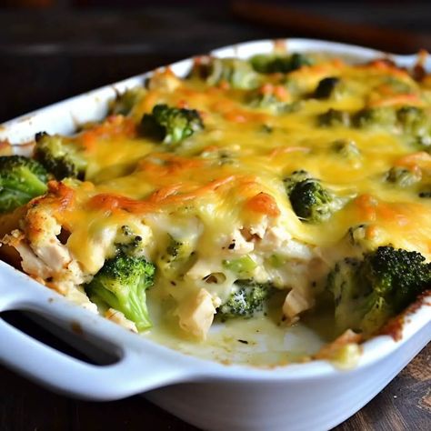 Italian Crescent Casserole - Life with Susan Chicken Broccoli Casserole Healthy, Creamy Chicken Broccoli Casserole, Broccoli Casserole Healthy, Chicken Broccoli Bake, Broccoli Recipes Healthy, Healthy Chicken Casserole, Low Calorie Chicken, Chicken Divan, Chicken Broccoli Rice Casserole