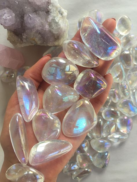 Beautiful Aura, Crystal Aesthetic, Angel Aura Quartz, Angel Aura, Minerals And Gemstones, Clear Stone, Aura Quartz, Tumbled Stones, Crystal Pearls