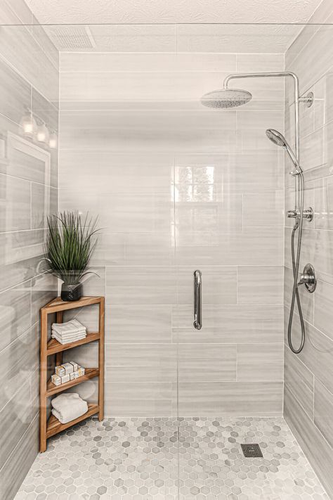 Remodeled Shower Ideas, Luxe Bathroom Tile, Master Bath Ideas With White Cabinets, White Shower Ideas Bathroom, Simple Modern Master Bath, Modern Bathroom Remodel Ideas Tile, Standard Size Bathroom Remodel, Small Master Bathrooms 2023, Elegant Walk In Showers