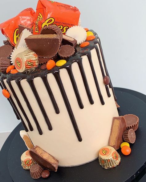 Reese’s Birthday Party, Reese Birthday Cake, 15 Birthday Cake Boy, 15th Birthday Cakes For Boys, Reeses Birthday Cake, Teen Cake Ideas, 30th Birthday Cake For Him