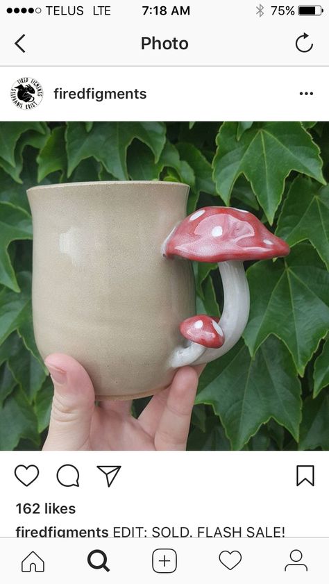 Mushroom Bowls Clay, Mushroom Handle Mug, Mushroom Clay Mug, Clay Mug Inspiration, Mugs Out Of Clay, Cool Clay Mugs, Ceramic Mug Mushroom, Mushroom Pottery Mug, Mushroom Mug Pottery