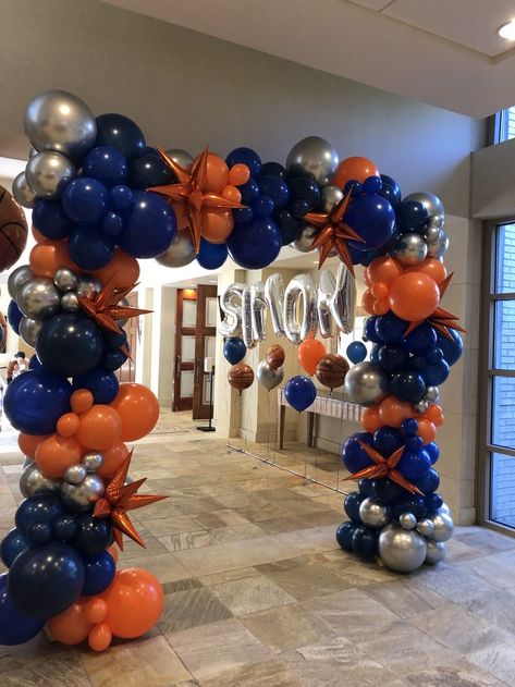 Houston Astros Birthday Party, Balloon Entrance, Basketball Theme Birthday, Basketball Theme Party, Trunk Party, Party Entrance, Basketball Theme, Basketball Party, Custom Balloons