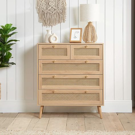 Add a touch of rustic charm to your home with our 'Croxley 5-Drawer Rattan Chest' in oak. This versatile piece offers ample storage without compromising on style, making it the perfect blend of function and elegance. Enhance your decor with this timeless classic from Julian Charles. #HomeDecor #RusticCharm #JulianCharles #homewares #Storage Drawer Rattan, Rattan Bedroom Furniture, Shades Of Terracotta, White Wooden Bed, Pine Bed Frame, Rattan Bedroom, Fabric Upholstered Bed, Cool Interior, 5 Drawer Storage