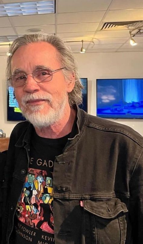 Jackson Browne Real fans page Jackson Browne Music, Jackson Browne, New Photo Download, Fantasy Collection, Photo Download, Fan Page, Happy Father, Singer Songwriter, Healthy Breakfast