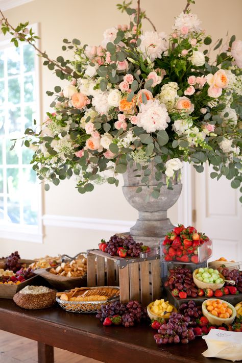 Banquet Floral Arrangements, Giant Floral Arrangements, Urn Vase Floral Arrangements, Food Table Flower Arrangements, Big Vase Flower Arrangement, Food Table Arrangement, Big Flower Arrangements, Flower Pot Table, Flower Diy Paper