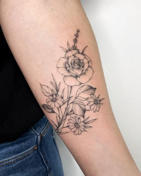 Daisy And Rose Tattoo, Rose And Daisy Tattoo, Mama Tattoo, Tattoo Time, Daisy Tattoo, Sweet Tattoos, Friendship Tattoos, The Friendship, Girly Tattoos