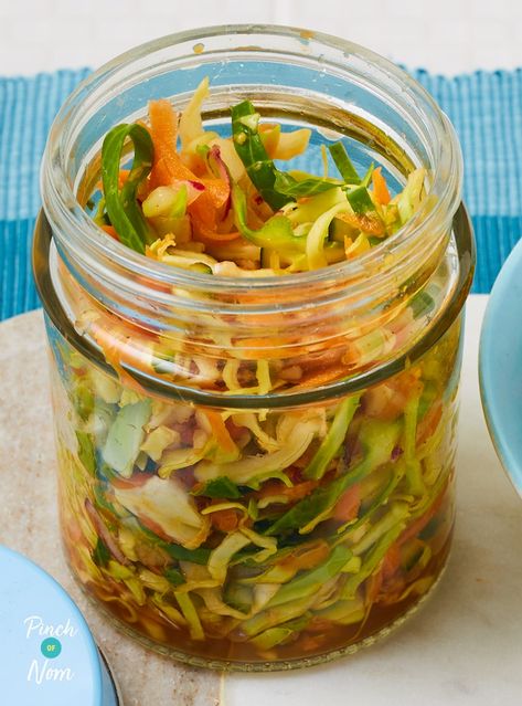 Quick Kimchi Style Slaw - Pinch Of Nom Vegetarian Fish Sauce, Kimchi Slaw, Quick Kimchi, Vegan Kimchi, Fermented Veggies, Pinch Of Nom, Creamy Coleslaw, Vegan Fish, Kimchi Recipe