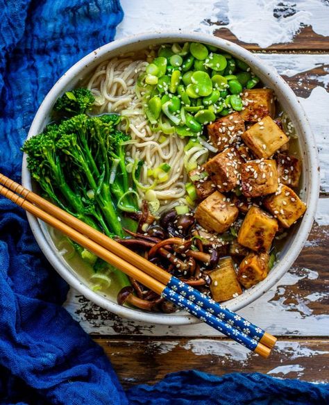 Fall Party Food Ideas, Miso Noodle Soup, Fall Party Food, Miso Soup Recipe, Tofu Soup, Cycle Syncing, Vegan Asian, Party Food Ideas, Eat In A Day