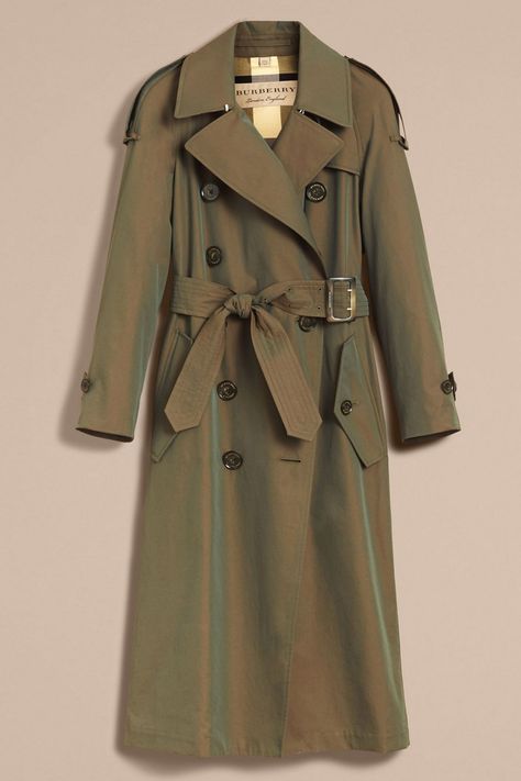 A Burberry trench-coat - HarpersBAZAARUK Olive Trench Coat, Wind Coat, Designer Brands Fashion, Sewing Pattern Shop, Trench Coat Outfit, Burberry Coat, Burberry Trench, Burberry Trench Coat, Stylish Coat