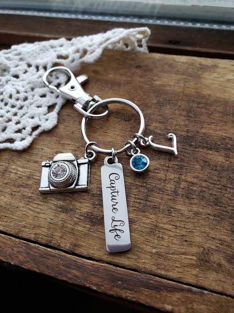 70+ Creative & Affordable Christmas Gifts for Photographers [Updated 2019] Keychain Camera, Gift For Photographer, Camera Charm, Photography Set Up, Camera Keychain, Affordable Christmas Gifts, Gifts Photography, Birthstone Gems, Creative Christmas Gifts