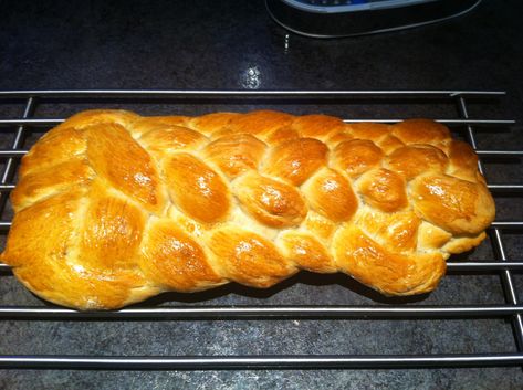 Plaited Bread Recipe, Plait Bread, Paul Hollywood Bread Recipes, Paul Hollywood Bread, Paul Hollywood Recipes, British Baking Show Recipes, British Bake Off Recipes, Bake Off Recipes, Homemade Bread Recipes Easy